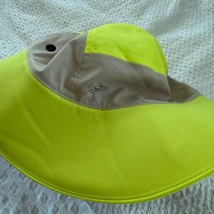 NWT Sinsola Hat Color Block Sm/M